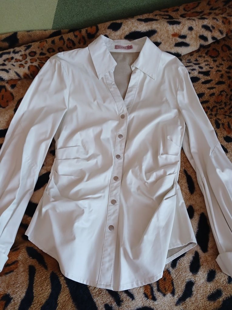 Белый кожаный жакет пиджак рубашка