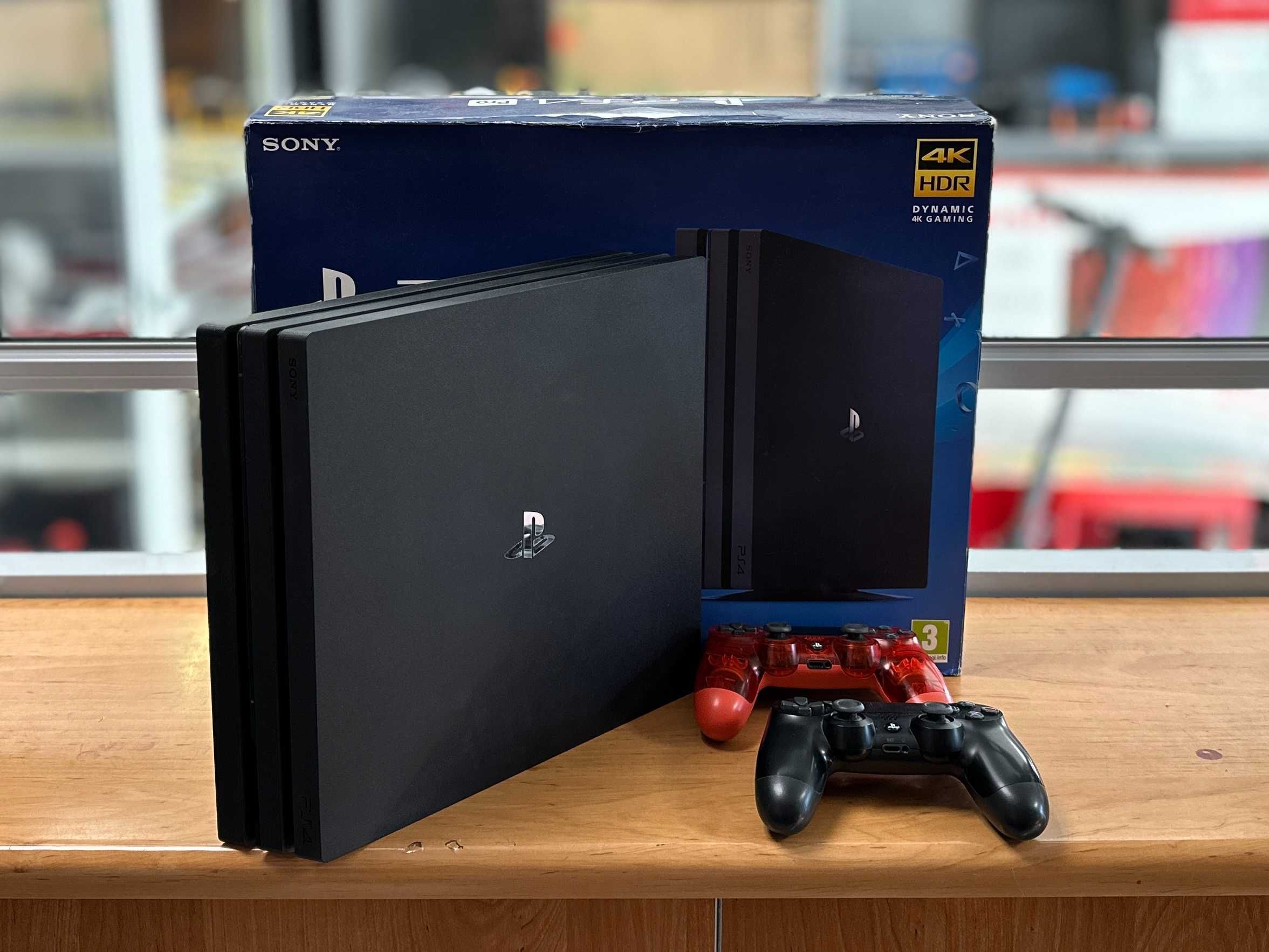 Konsola PlayStation PS4 Pro 1TB +2x pad