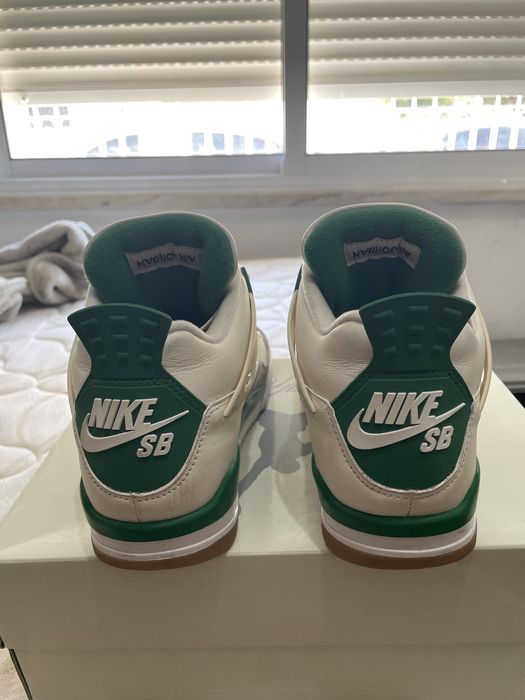 Air Jordan 4 Retro SP