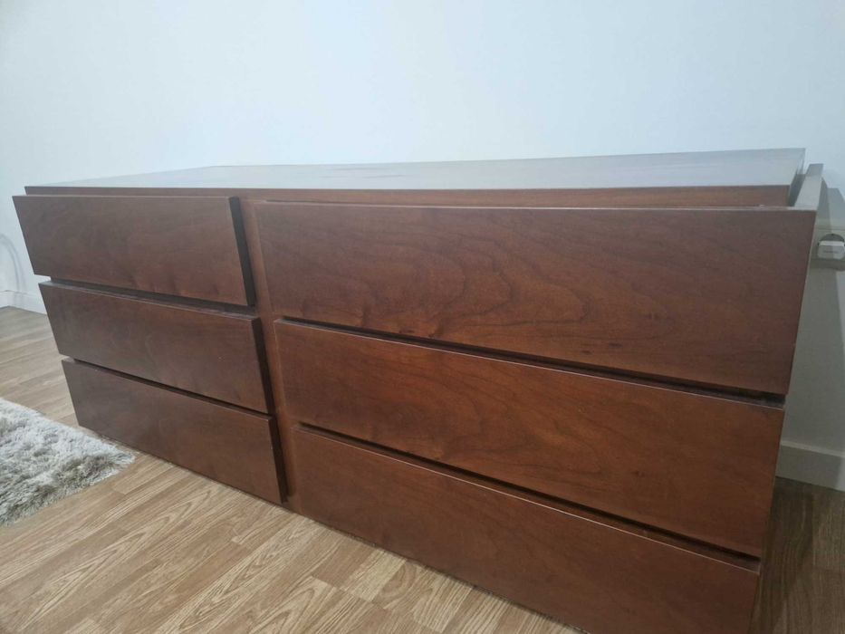 Vendo mobília de quarto madeira..