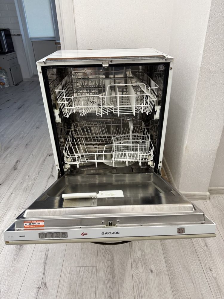 Посудомийна машина Ariston, 60ка