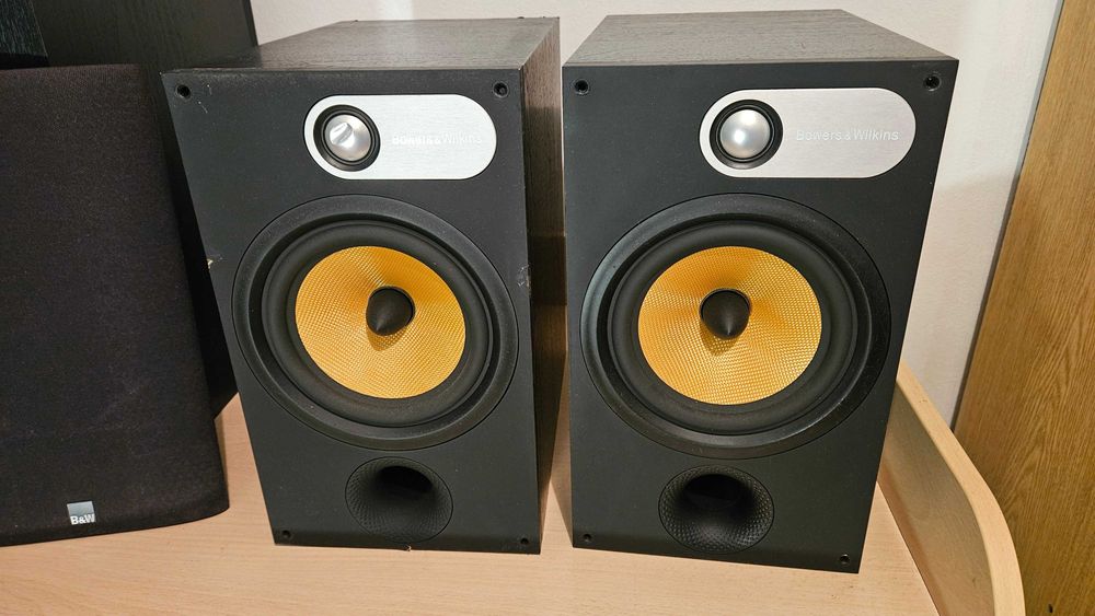 Colunas B&W 685 (par)