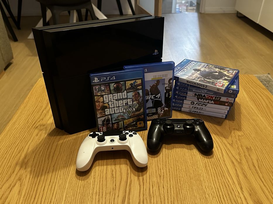 Playstation 4 + 2 pady + 10 gier! GTA V, Mafia III, UFC, FIFA i inne