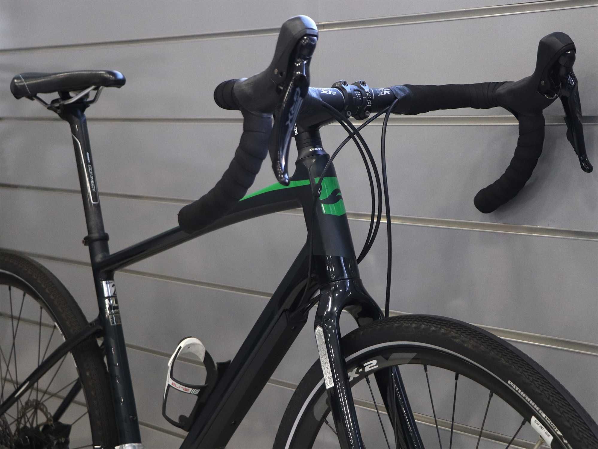 Bicicleta GIANT Revolt 2 (M/L)