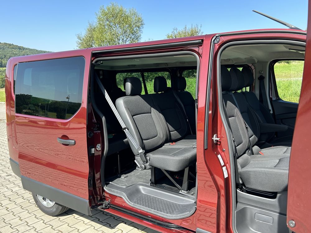 Wynajem busa 9 osób renault trafic