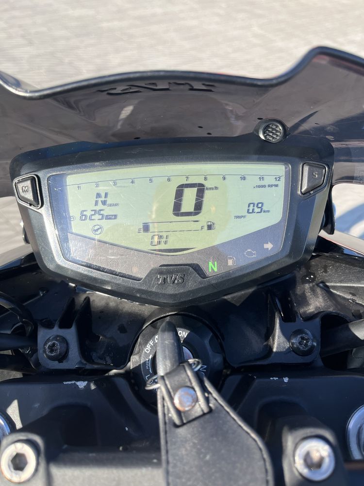 TVS apache rtr160 4v