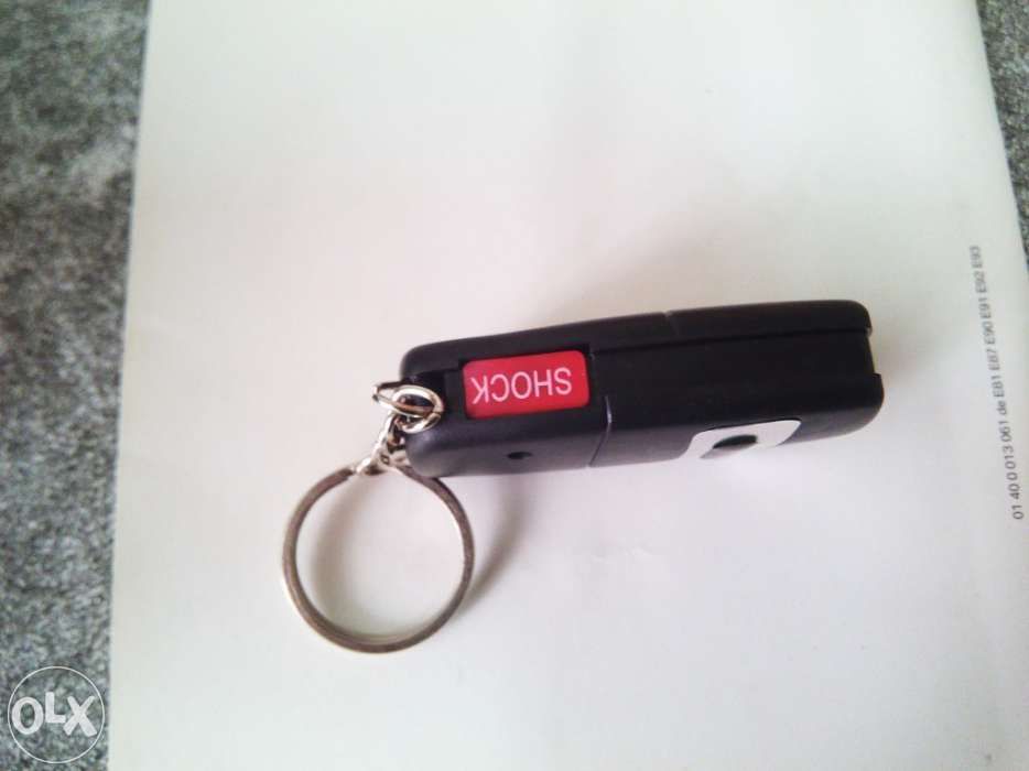 Porta chaves que dá choques