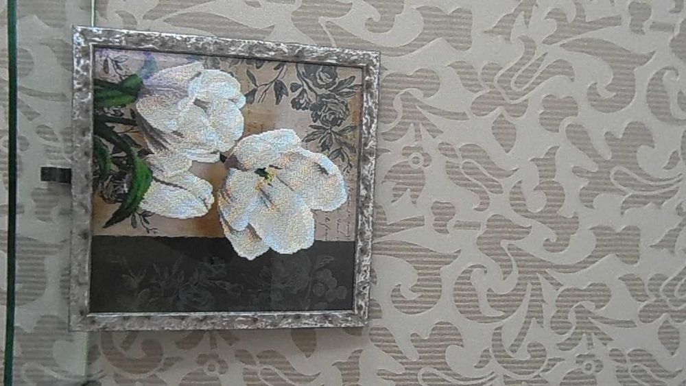 Картина вышитая бисером-ручная работа-для ценителя данного вида исскус