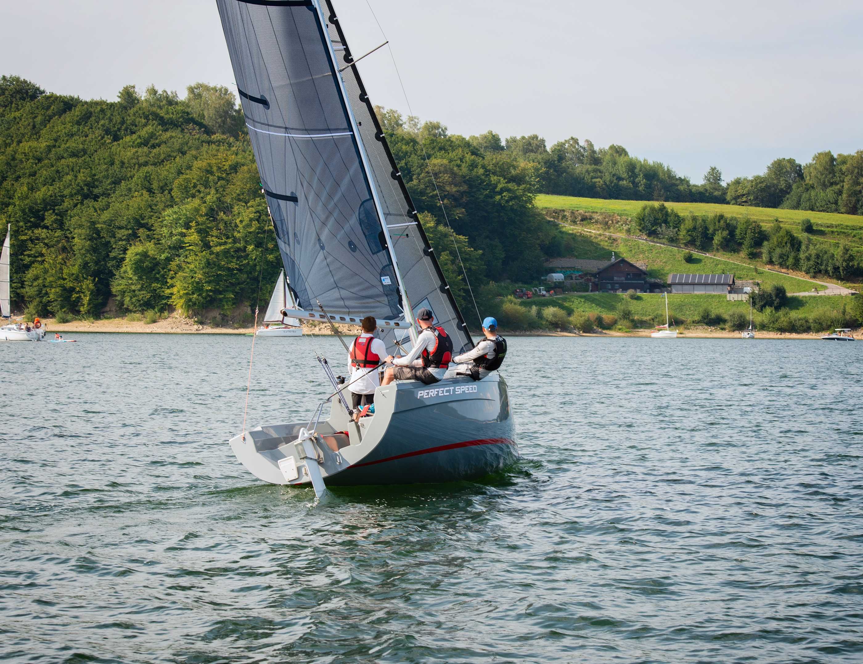 Czarter Jachtów nad Solina 2025 Promocja %% przedsezonowa Wynajem