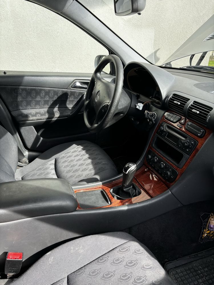 Mercedes c200 para pecas ou inteiro