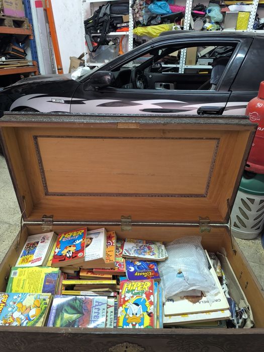 Arca em madeira trabalhada