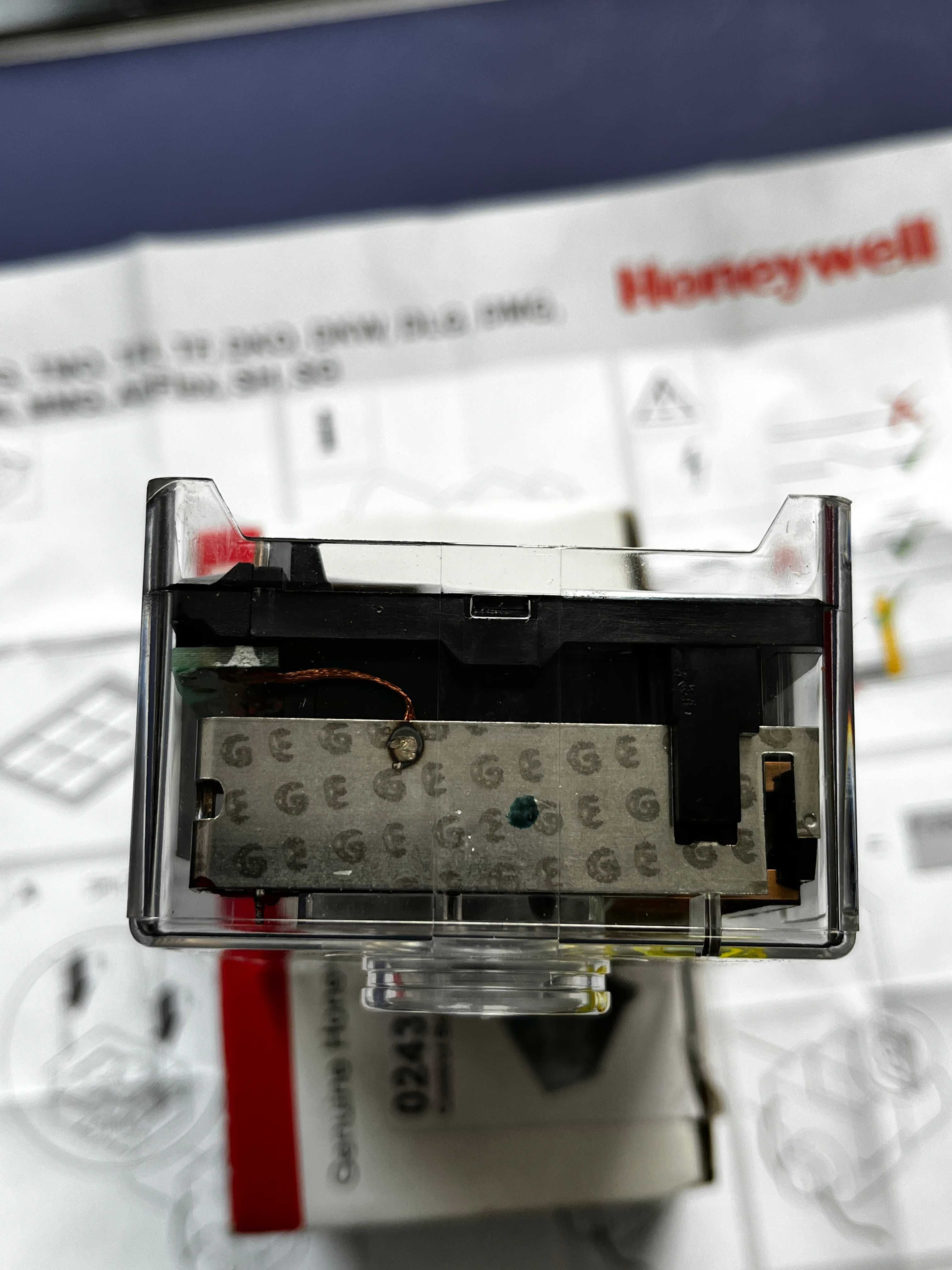 Automat palnikowy,Automat sterujący Honeywell TF 832.3 nowy