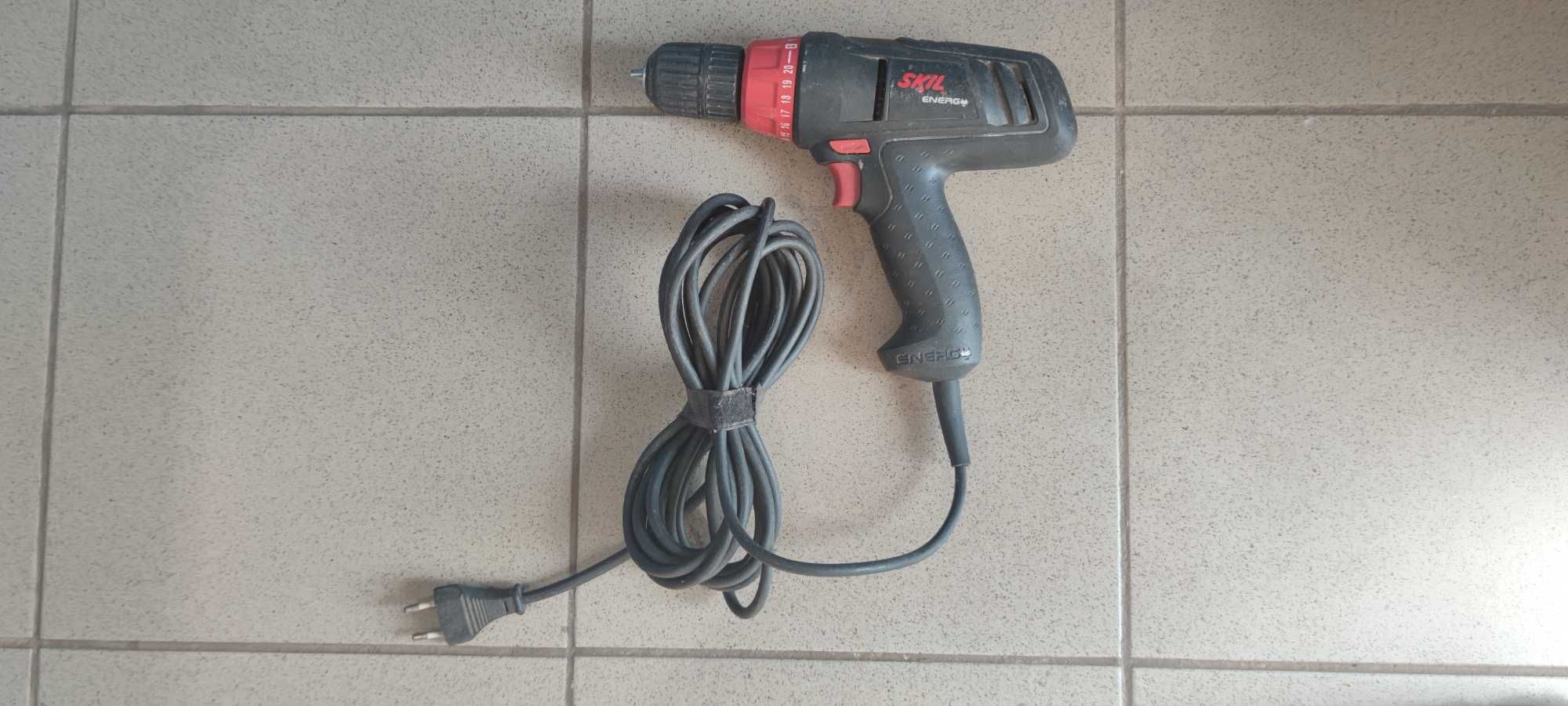 Сетевой шуруповерт Skil 6220