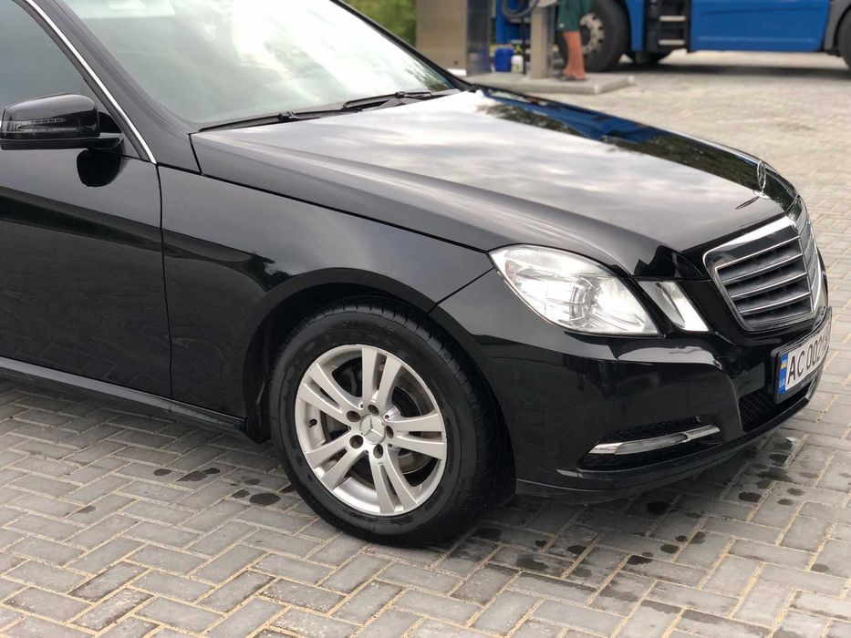 Mercedes-Benz E-Class 2012