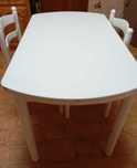 Mesa de refeição extensivel e duas cadeiras