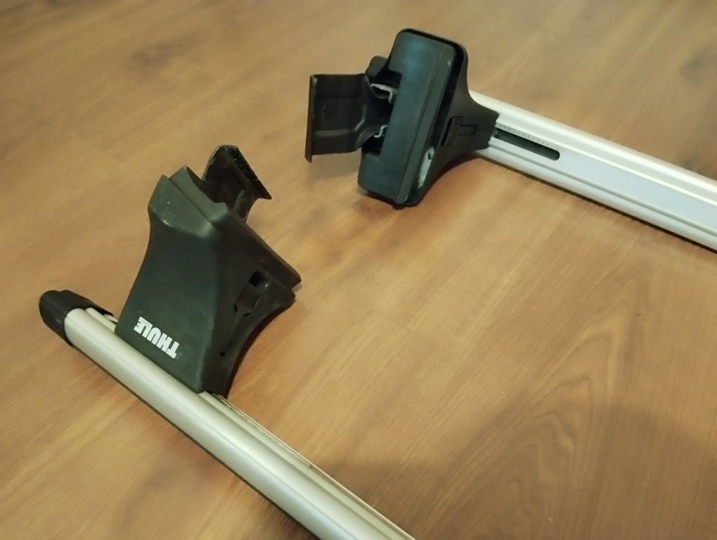 Belki dachowe Thule 515 + stopy Thule 750
