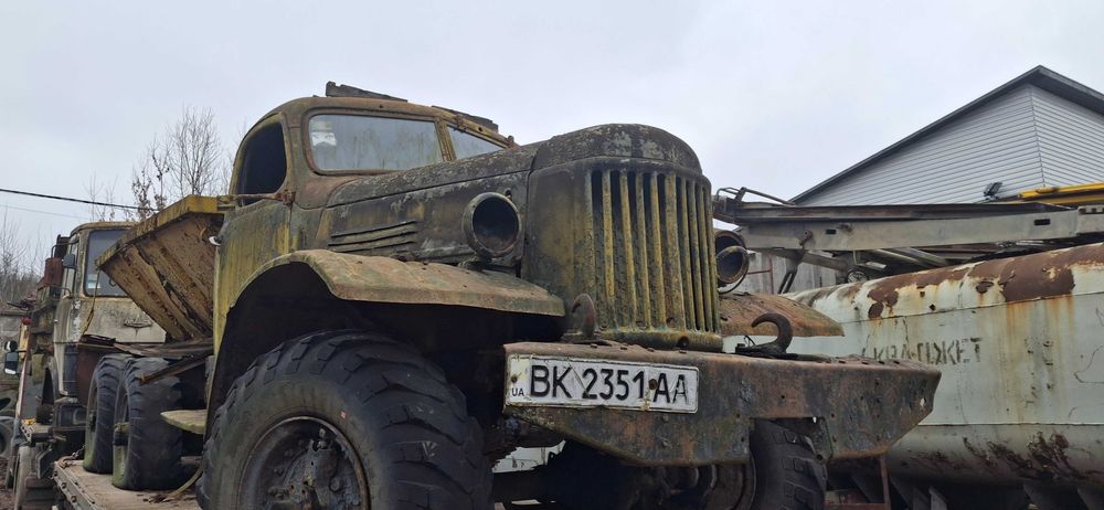 Запчастини зіл 157