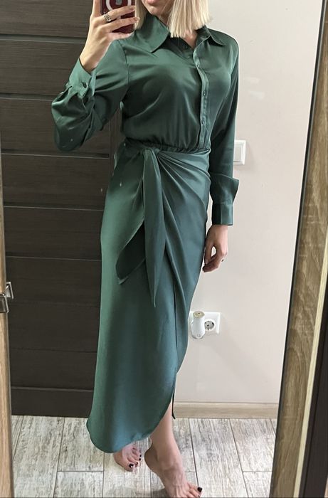 Атласна сукня міді Reserved