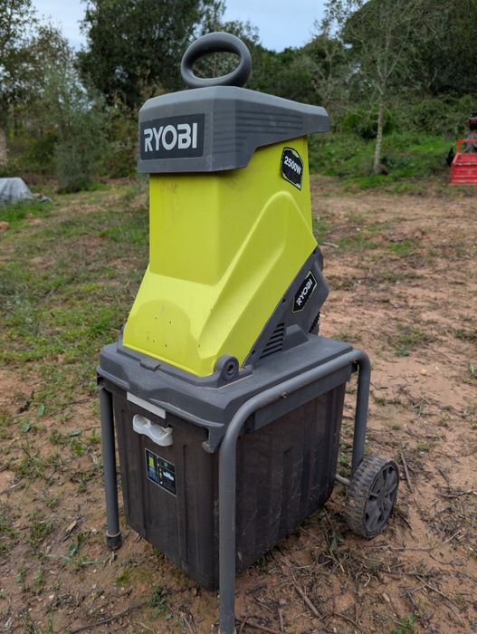 Triturador elétrico RYOBI RSH2545B