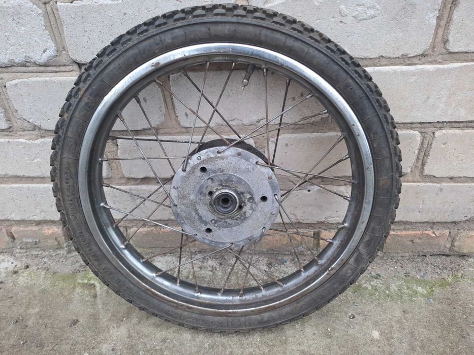 Карпати мопед колесо 2.50   R-16 вживане
