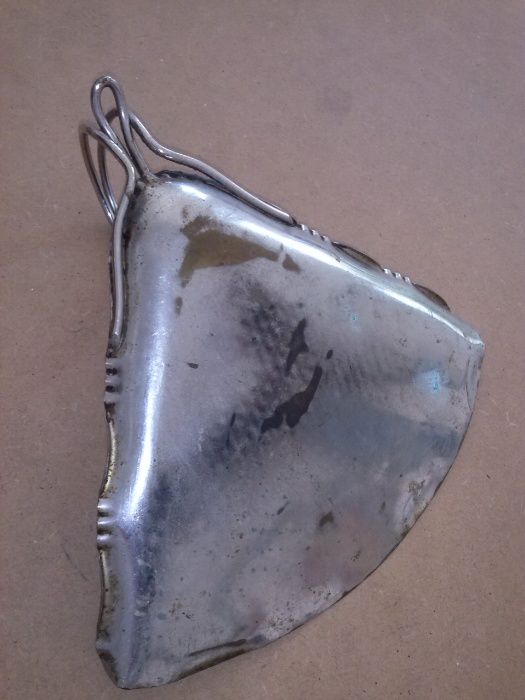 Pá decorativa em metal