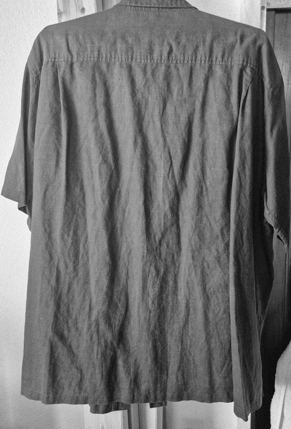 Camisa s/nova usada algo vezes só
100% linho
2xl 3xl
Gola n 46
Estado