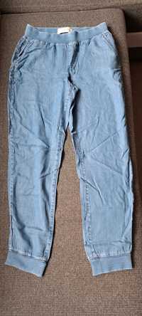 Spodnie  ze sztucznego  jedwabiu Reserved r.36