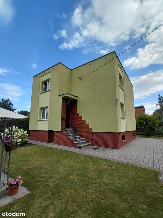 Dom Łabędy,może być dwurodzinny