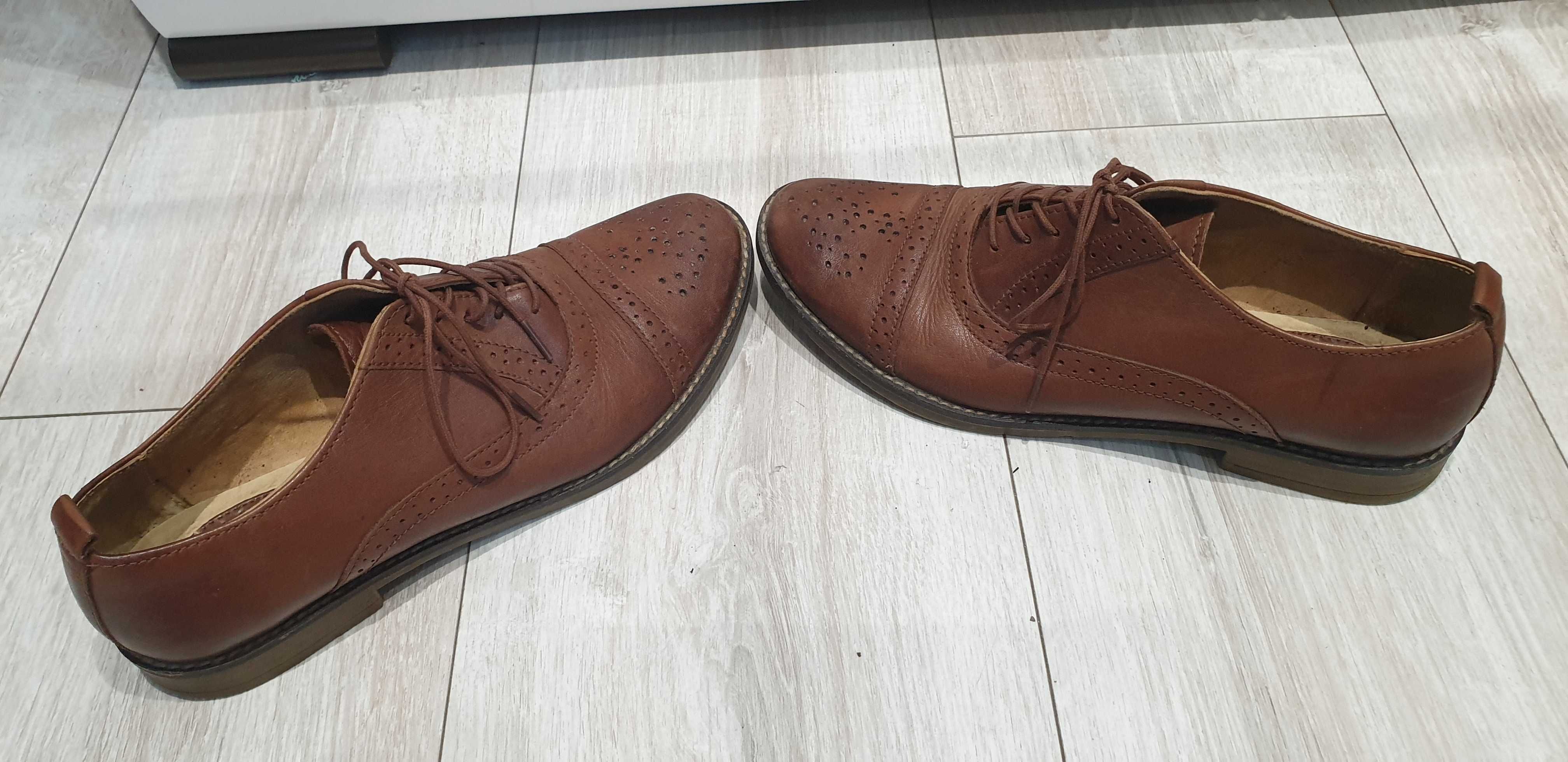 Półbuty damskie LASOCKI  skóra numer 37