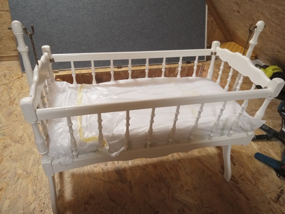 Kołyska odnowiona, nowy materac.
