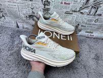 Оригінал ! Кросівки Hoka One One Clifton 9 Розмір 42