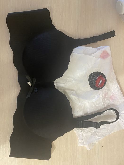 Безшофний бюстгальтер з пушап ефектом