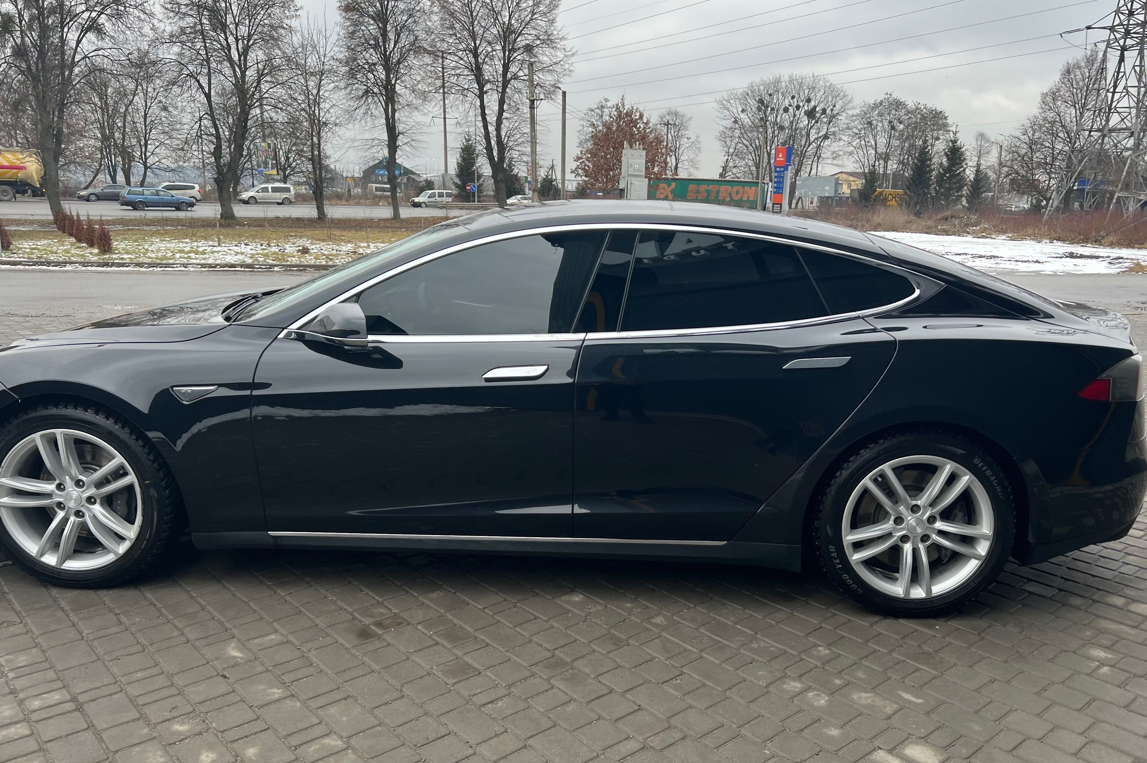 Tesla Model S 90 2015