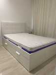 Cama de casal Ikea (140x200cm)