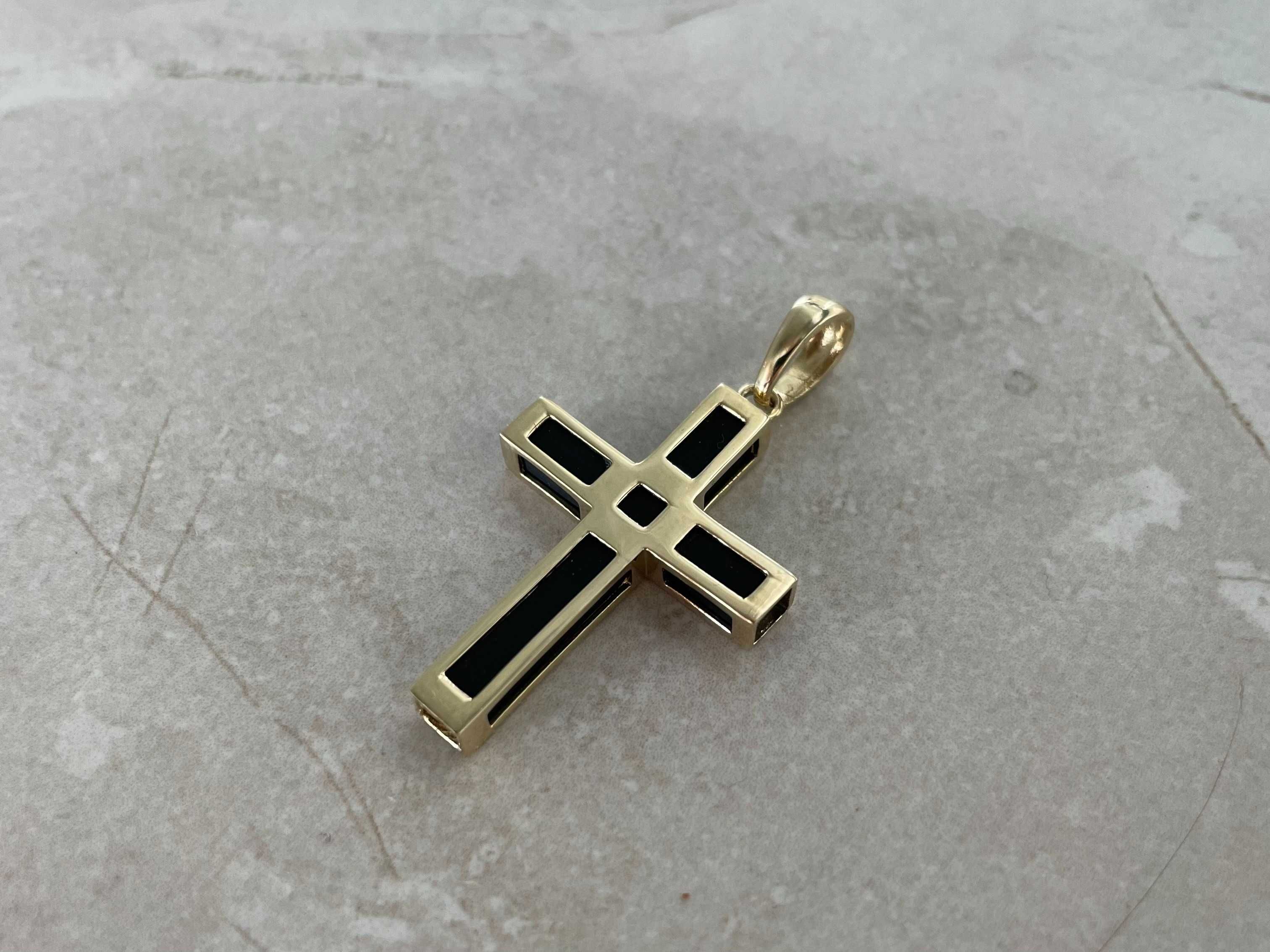 Złoty Krzyżyk z czarną masą 14K pr.585 patia-biżuteria.pl