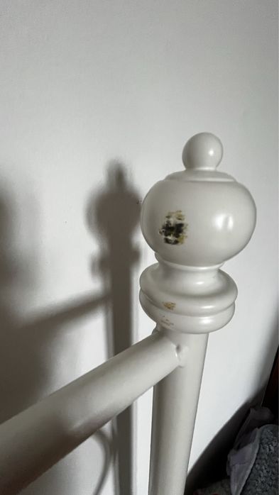 Biala metalowa rama lozka ikea leirvik 140x200
