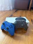 Xbox series S + 2 Pady