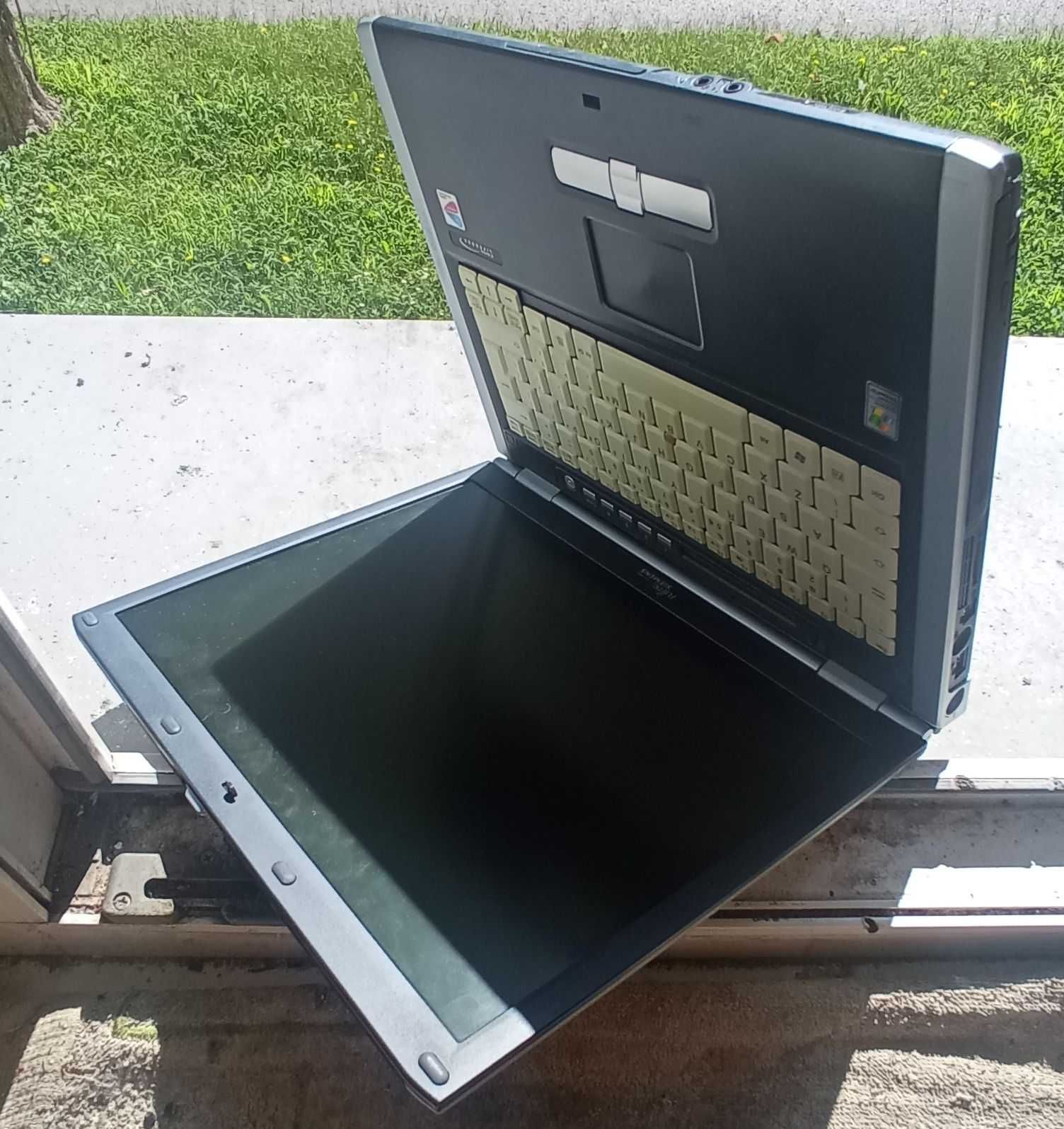 laptop Fujitsu/Siemens  Lifebook E8020