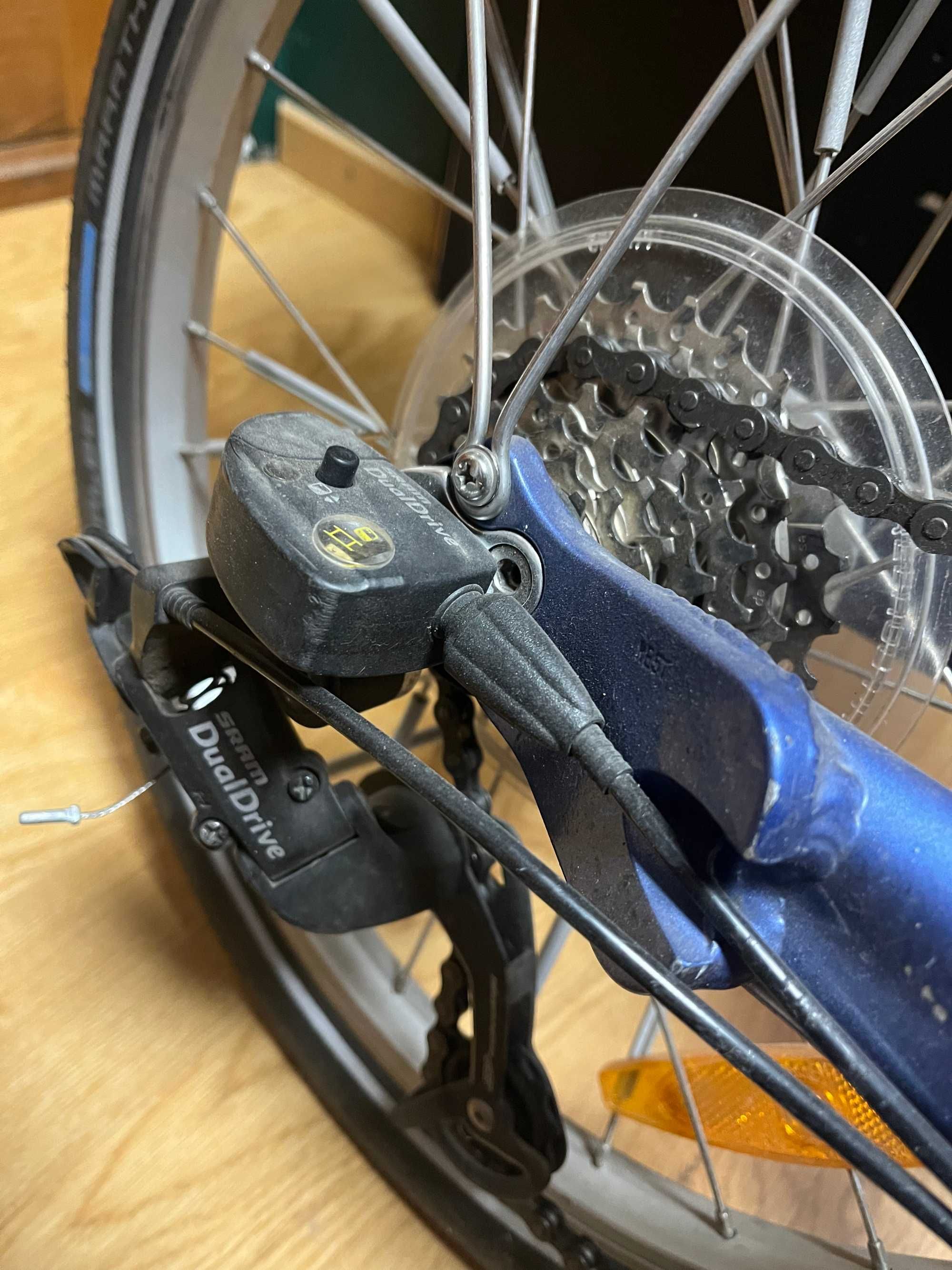 Giant Revive Dual Sram - amortyzowany rower półpoziomy 21 biegów