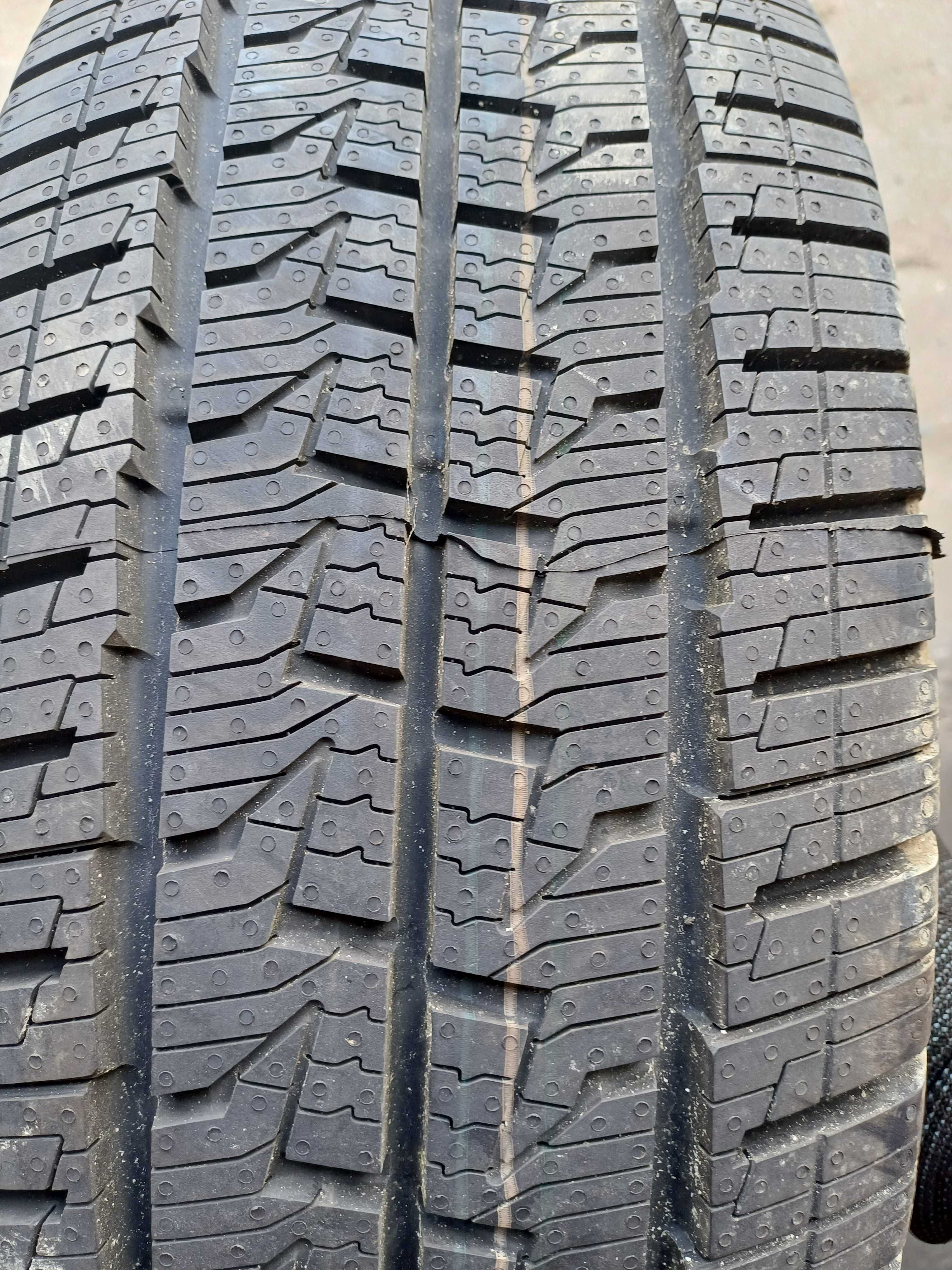 Continental Vancontact 4Seasons 215/65 R16C 109/107T 2022r