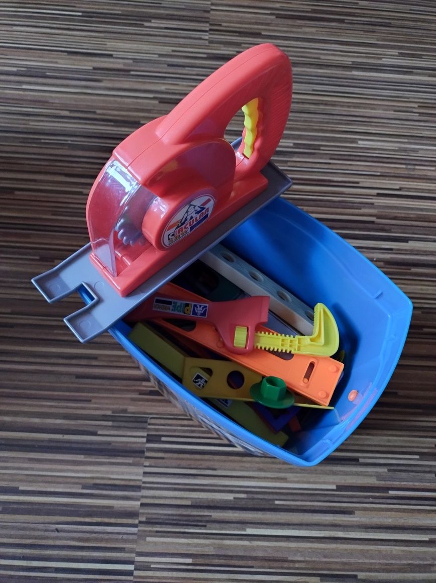 Zabawkowy zestaw narzędzi