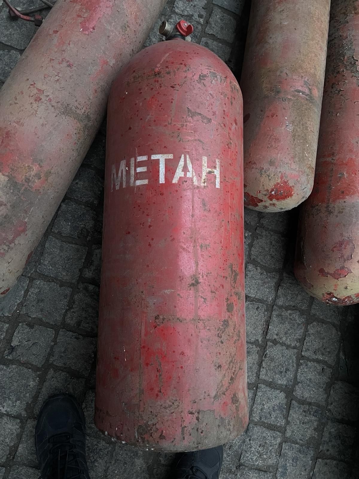Продам метанові балони