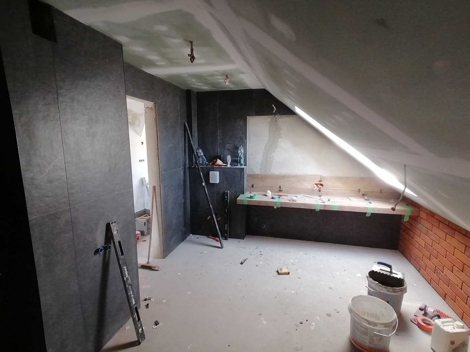 oferuje usługi remontowo wykończeniowe  mieszkań i domów