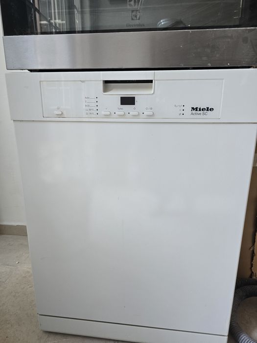 Máquina lavar loiça Miele Active SC
