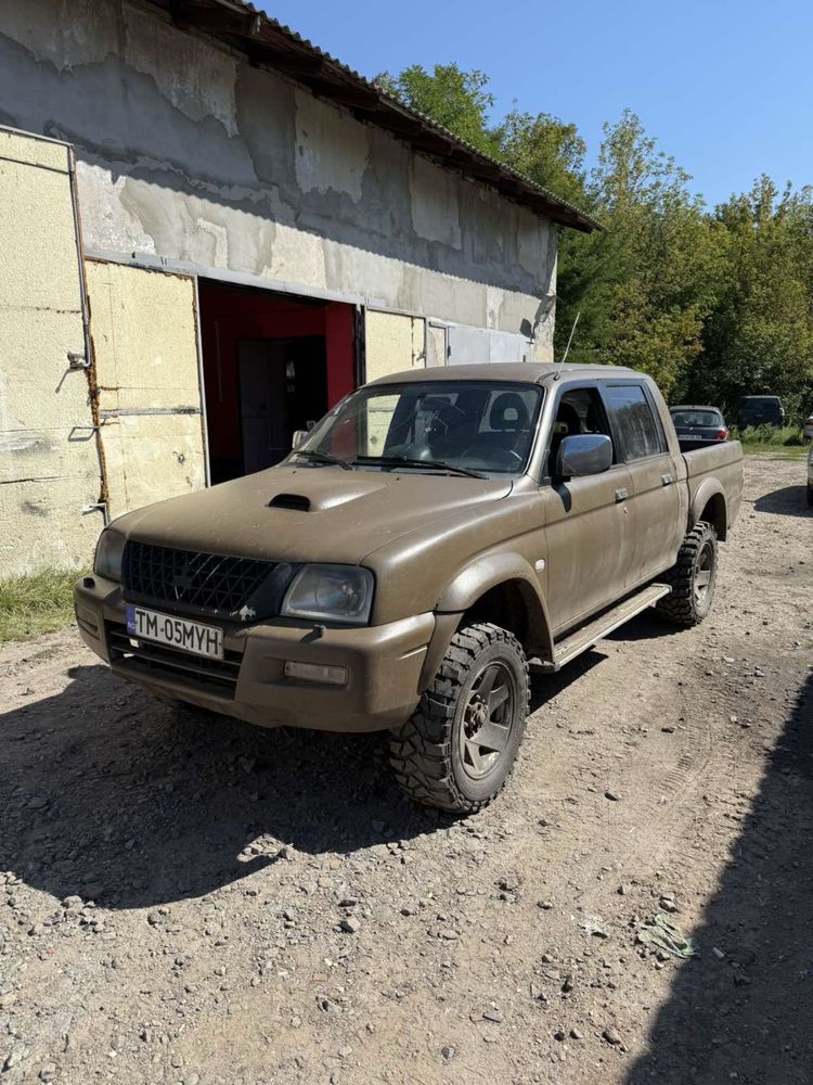 Mitsubishi L200 пикап авто для ЗСУ
