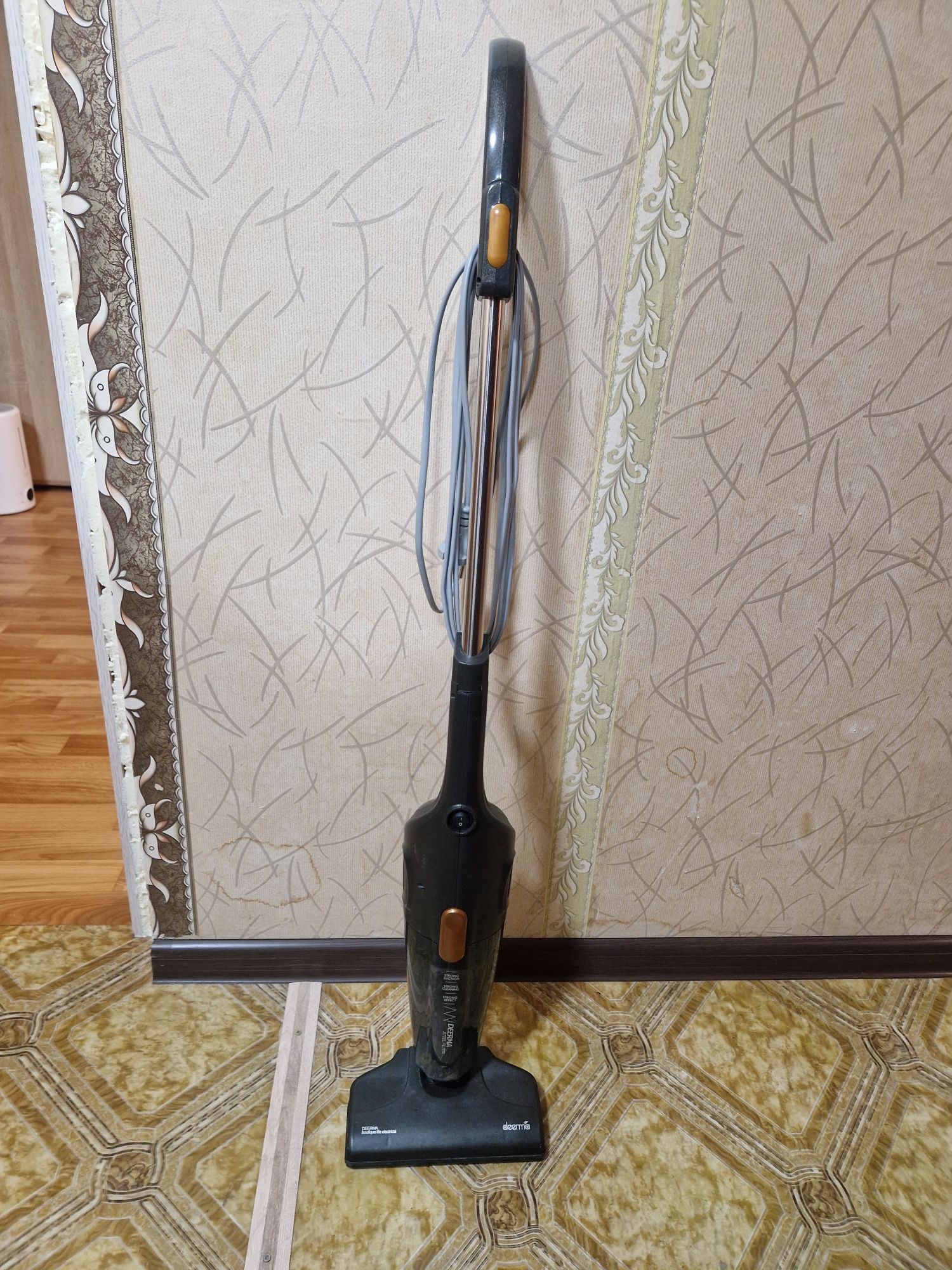 Пылесос Deerma Corded Hand Stick Vacuum Cleaner DX115C
Пылесосы Deerma