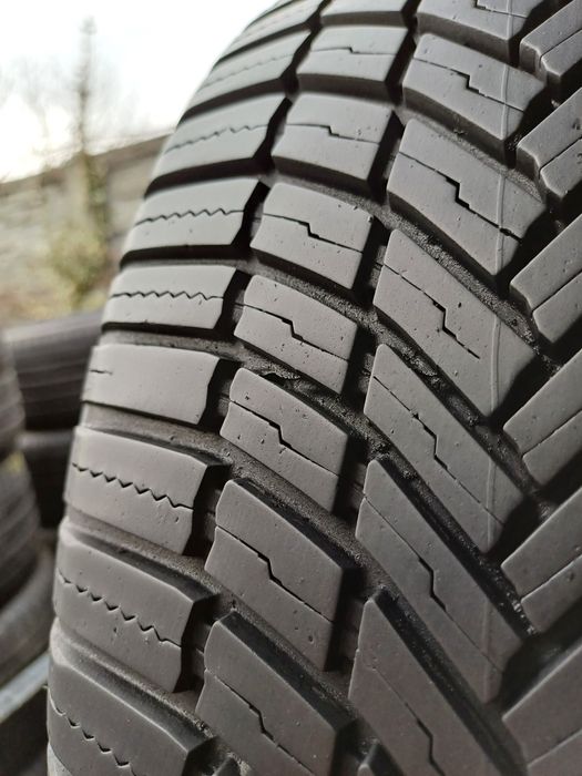 225/45/17 Sprzedam parę opon  Bridgestone