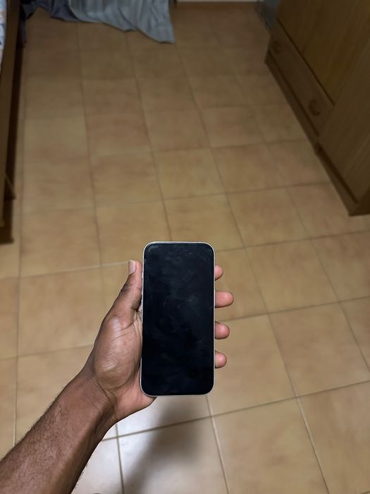 iPhone 16 Normal
