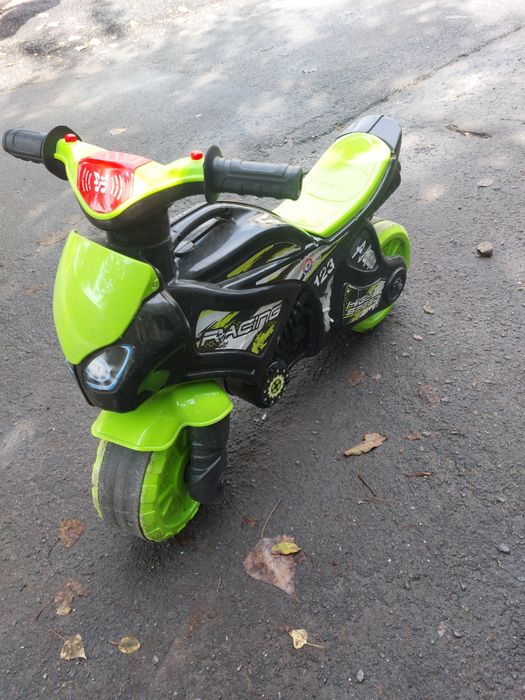 Дитячий мотоцикл, толокар