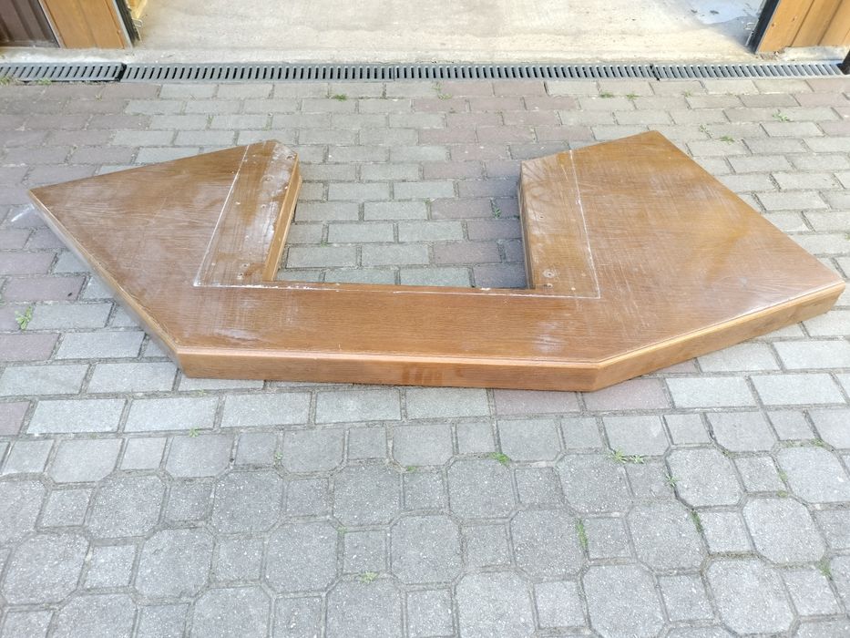 Sprzedam używane dębową narożną półkę do kominka